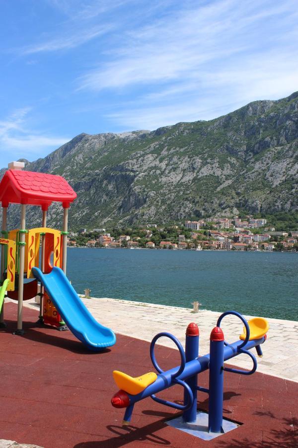 Mare E Montagna Appartement Kotor Buitenkant foto