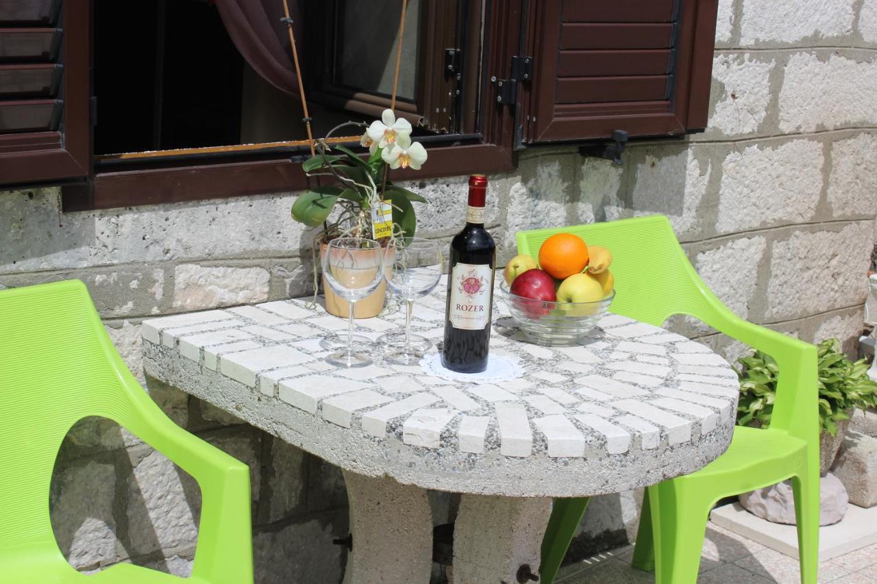 Mare E Montagna Appartement Kotor Buitenkant foto