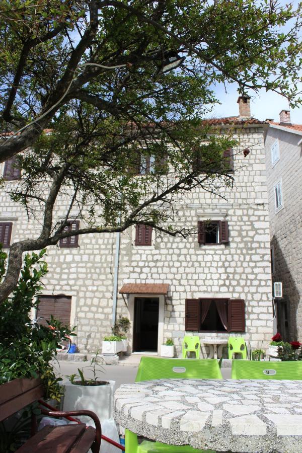 Mare E Montagna Appartement Kotor Buitenkant foto