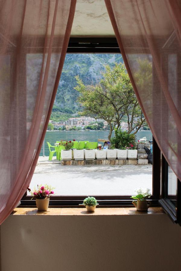 Mare E Montagna Appartement Kotor Buitenkant foto